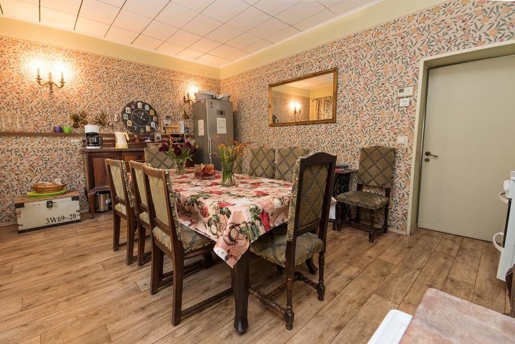Oldhouse Hostel Tallinn Extérieur photo
