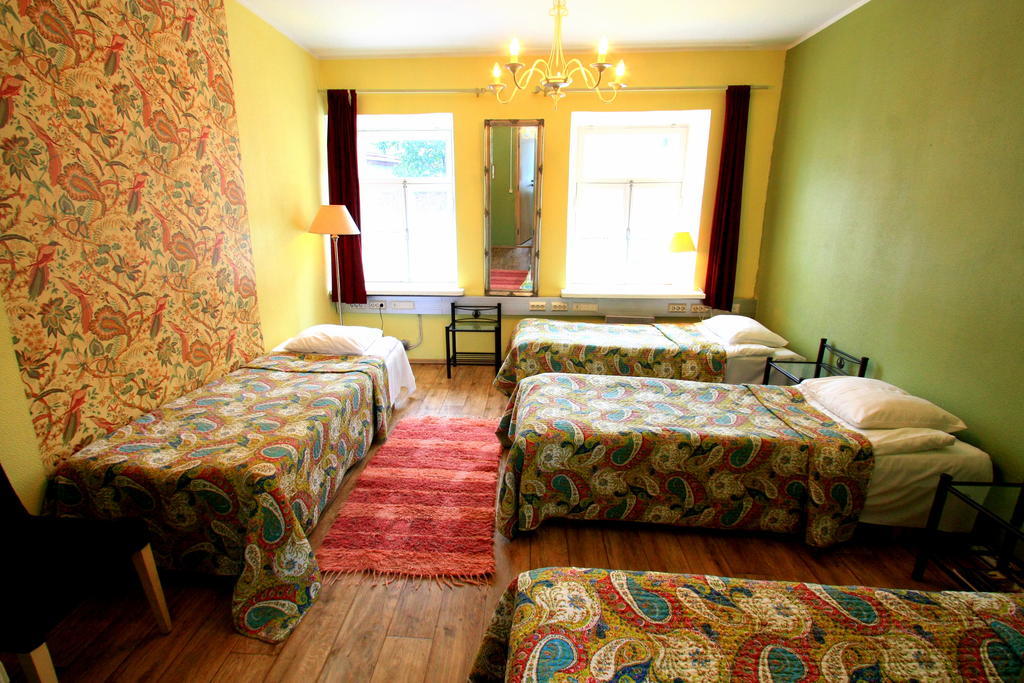 Oldhouse Hostel Tallinn Extérieur photo