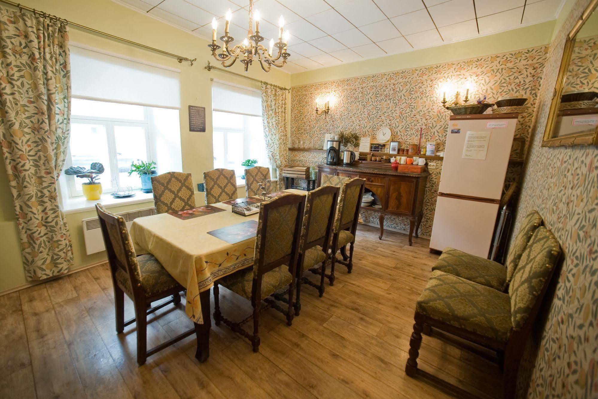 Oldhouse Hostel Tallinn Extérieur photo
