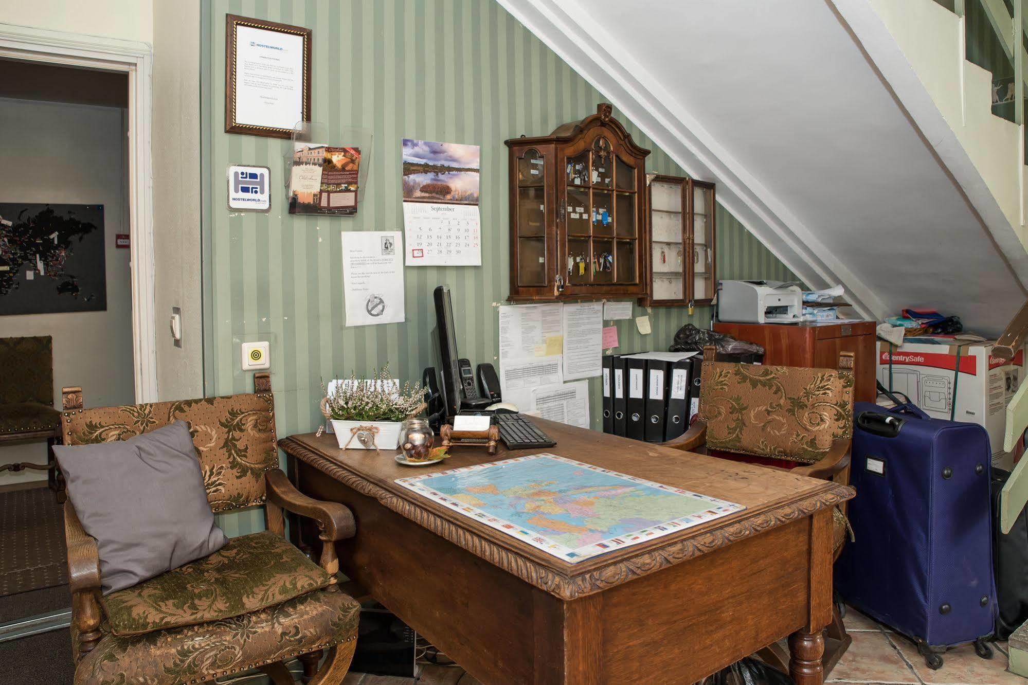 Oldhouse Hostel Tallinn Extérieur photo