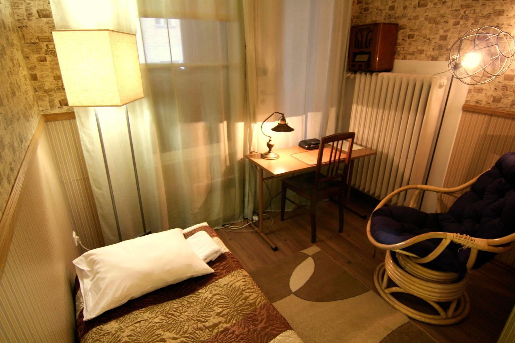 Oldhouse Hostel Tallinn Extérieur photo