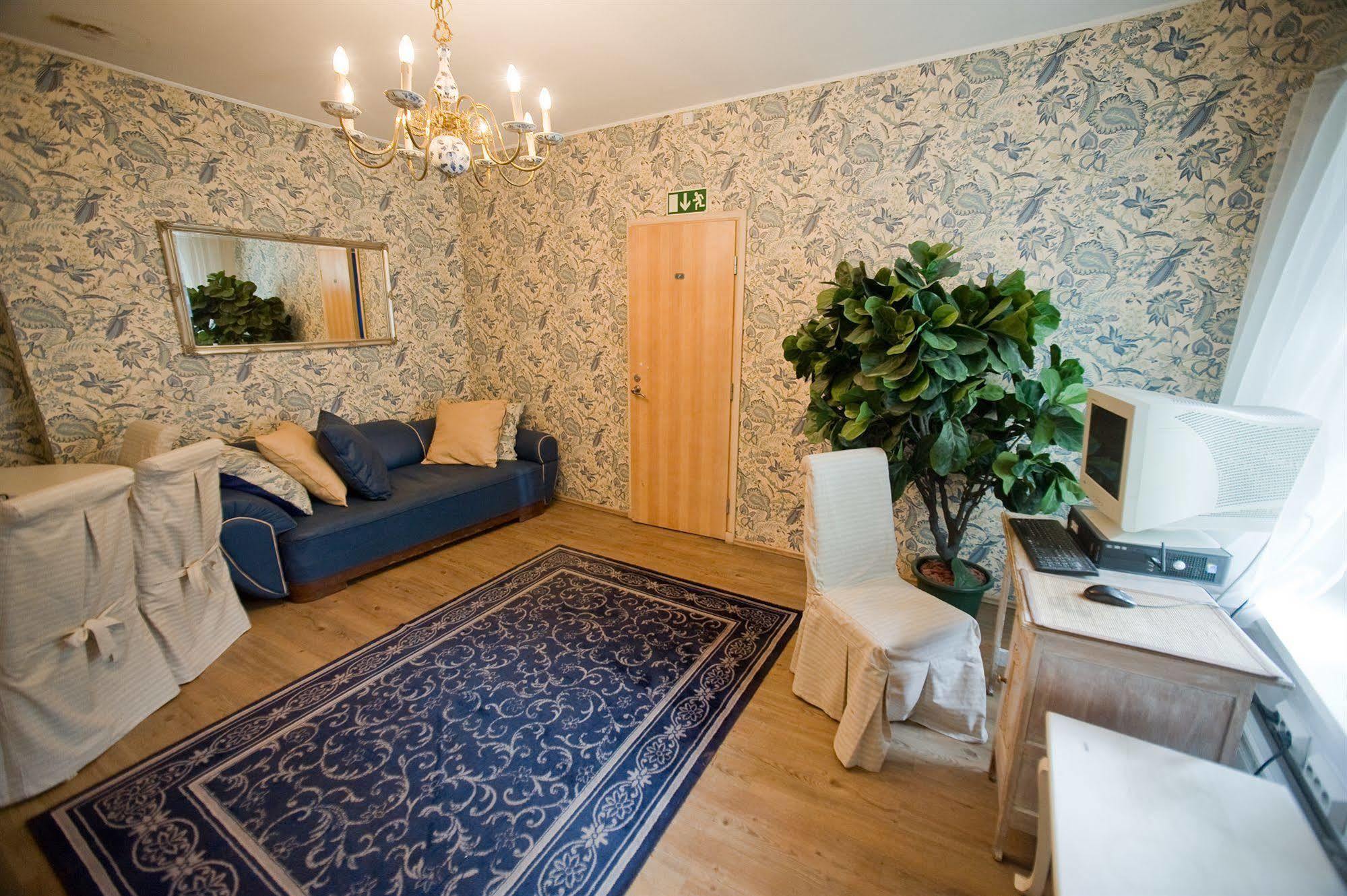 Oldhouse Hostel Tallinn Extérieur photo