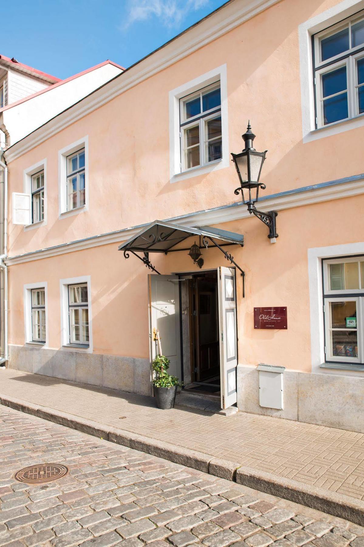 Oldhouse Hostel Tallinn Extérieur photo