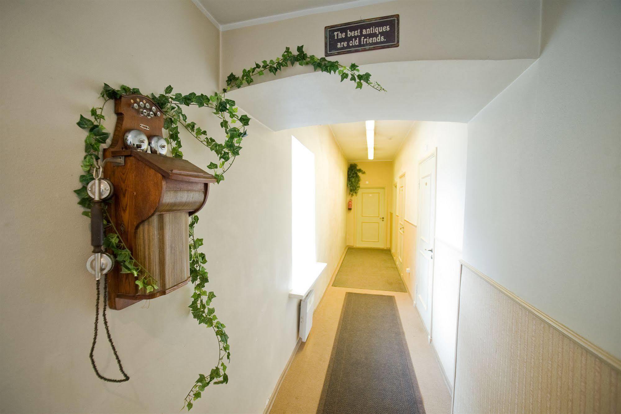 Oldhouse Hostel Tallinn Extérieur photo
